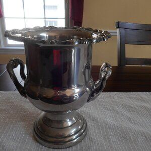 VINTAGE P. B ROGERS SILVER PLATED CHAMPAGNE OR WINE CHILLER ICE BUCKET